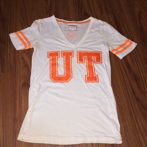 PINK• UT short sleeve tee!! Taking offers